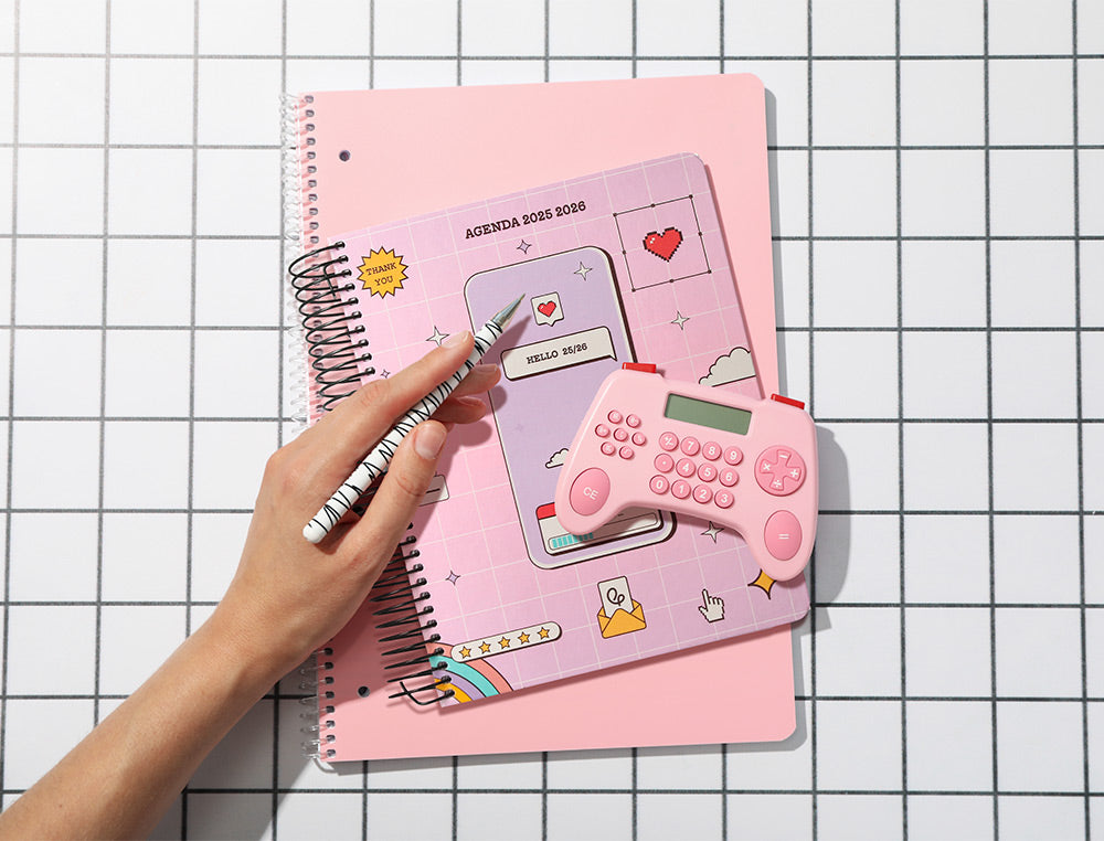 Agenda escolar liderpapel 25-26 espiral pixel rosa dia pagina a5 bilingüe papel fsc 80 gr